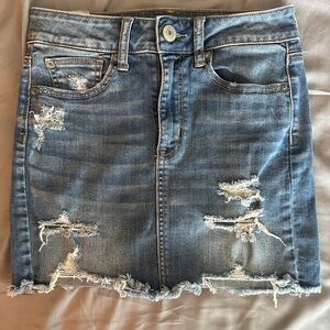 American Eagle, women’s size 2 blue denim skirt. Great condition.